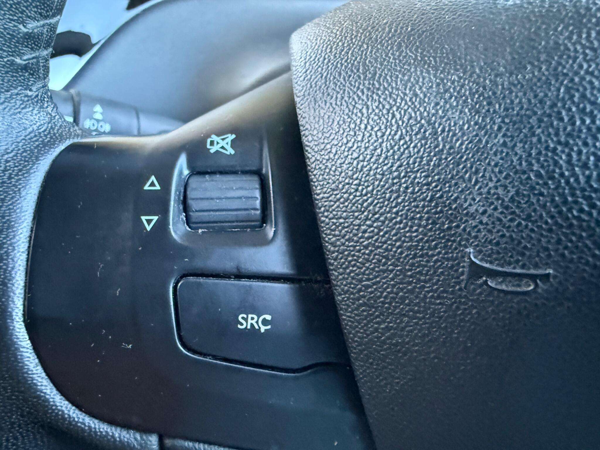 2014 PEUGEOT 208 2014 PEUGEOT 208