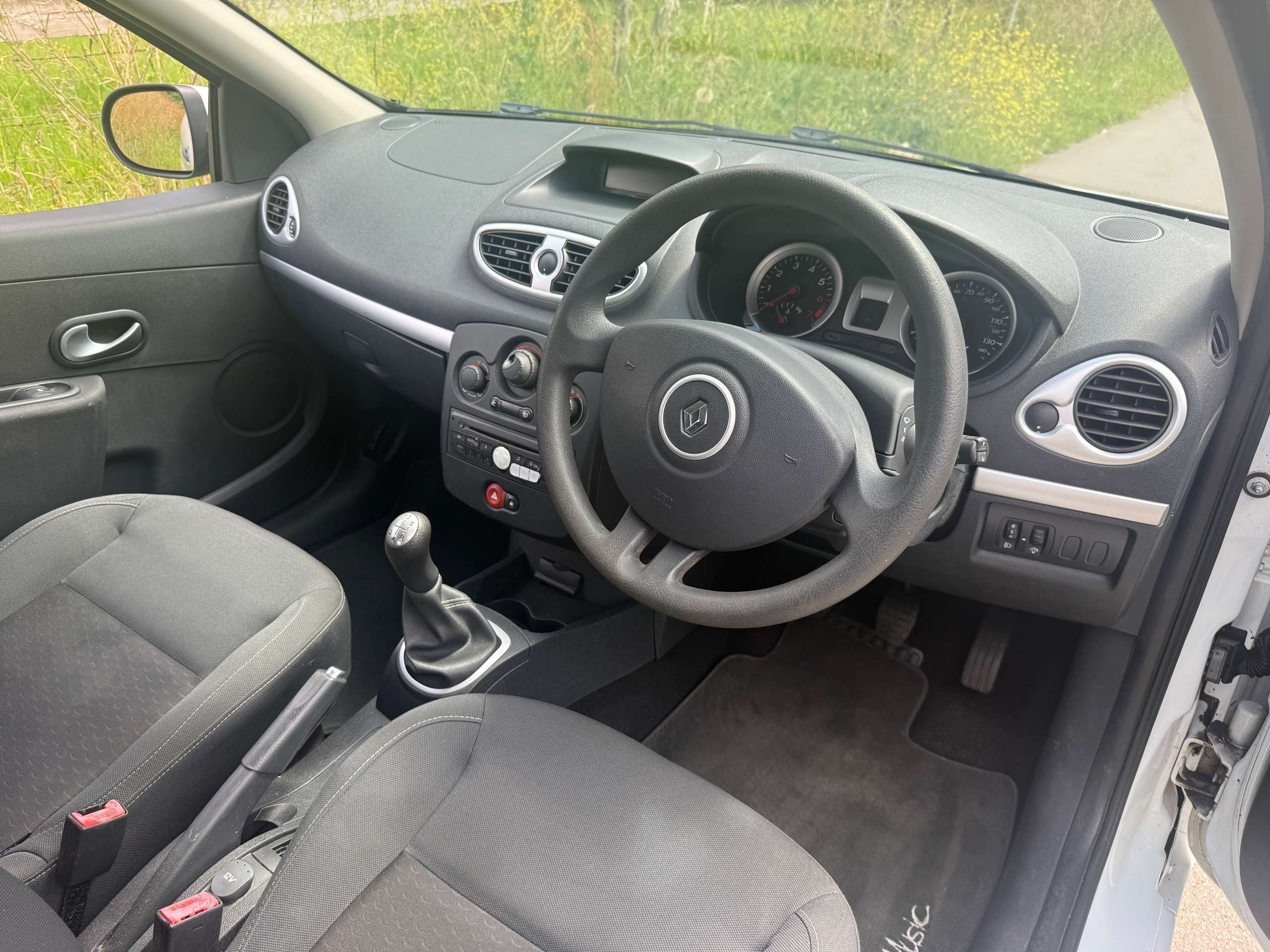 2009 RENAULT CLIO 2009 RENAULT CLIO