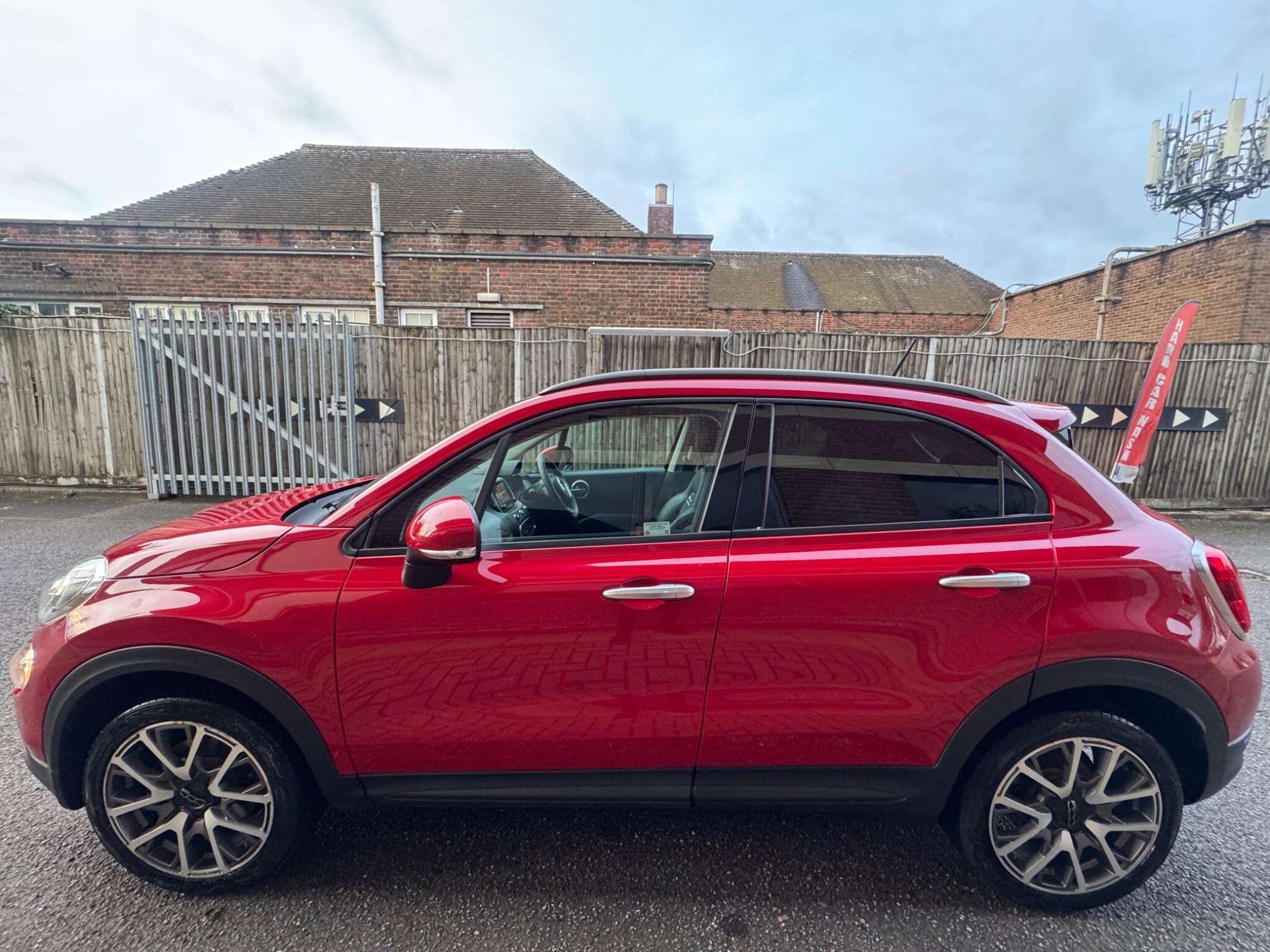 A 2017 FIAT 500X 1.4 MultiAir Cross Plus Euro 6 (s/s) 5dr A 2017 FIAT 500X 1.4 MultiAir Cross Plus Euro 6 (s/s) 5dr