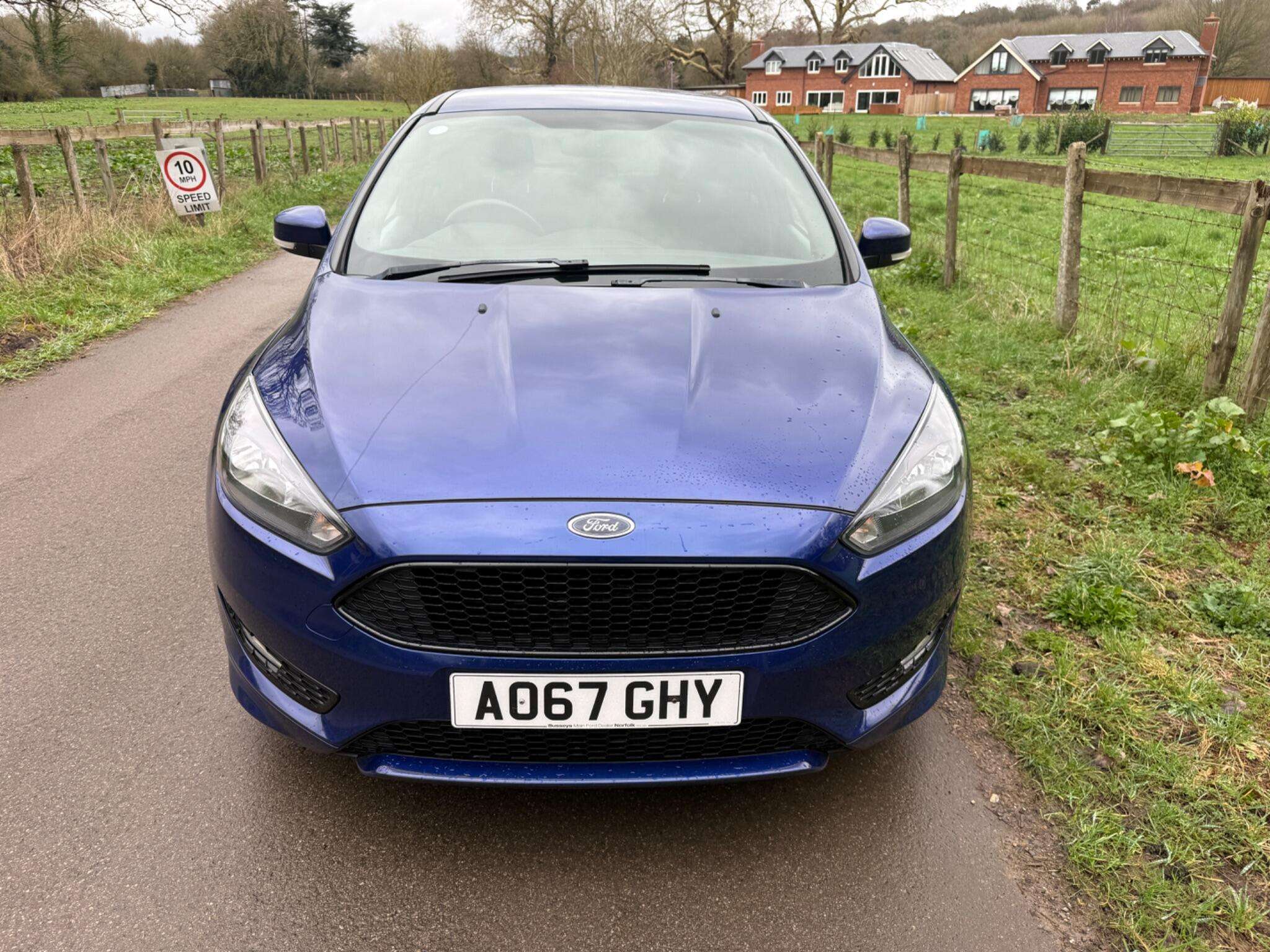 A 2017 FORD FOCUS 1.0T EcoBoost ST-Line Euro 6 (s/s) 5dr A 2017 FORD FOCUS 1.0T EcoBoost ST-Line Euro 6 (s/s) 5dr