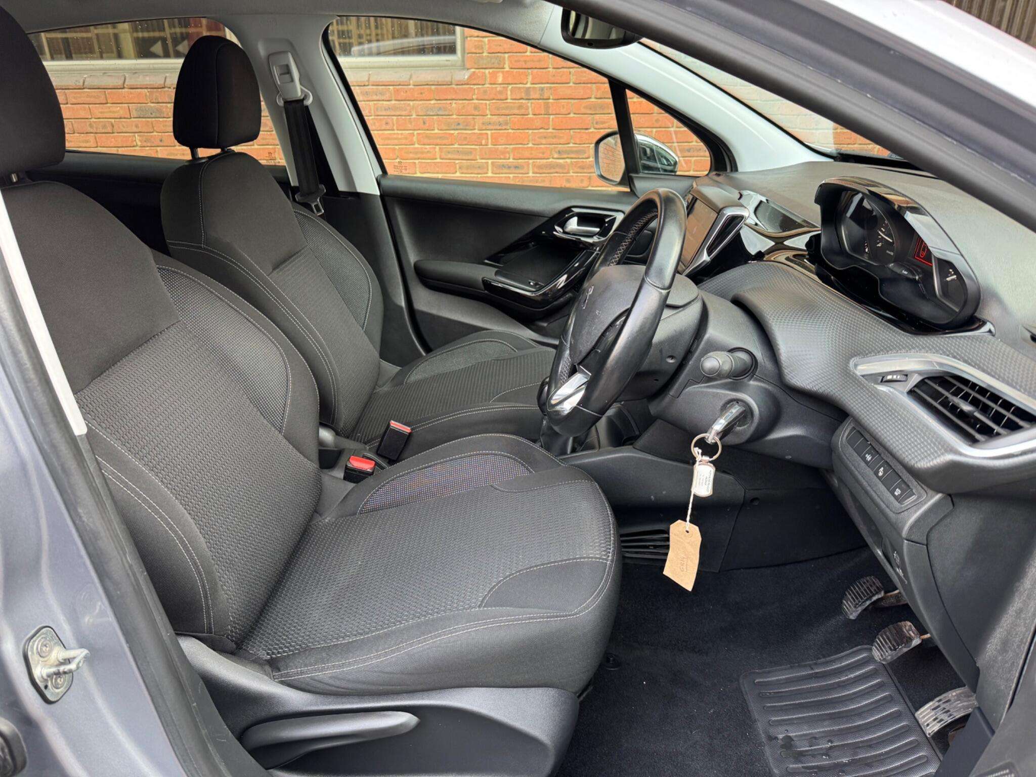 2019 PEUGEOT 208 2019 PEUGEOT 208