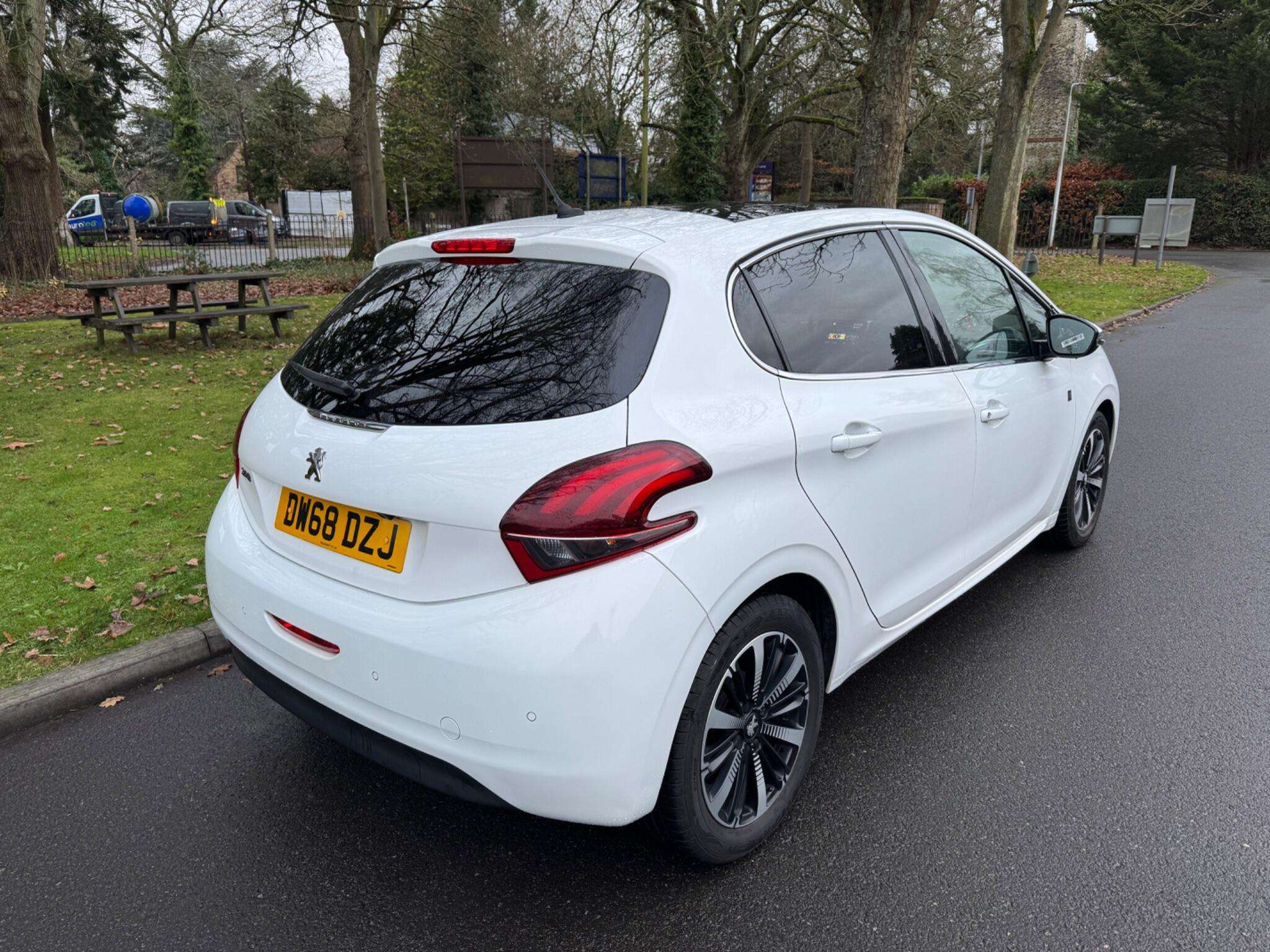 2019 PEUGEOT 208 2019 PEUGEOT 208