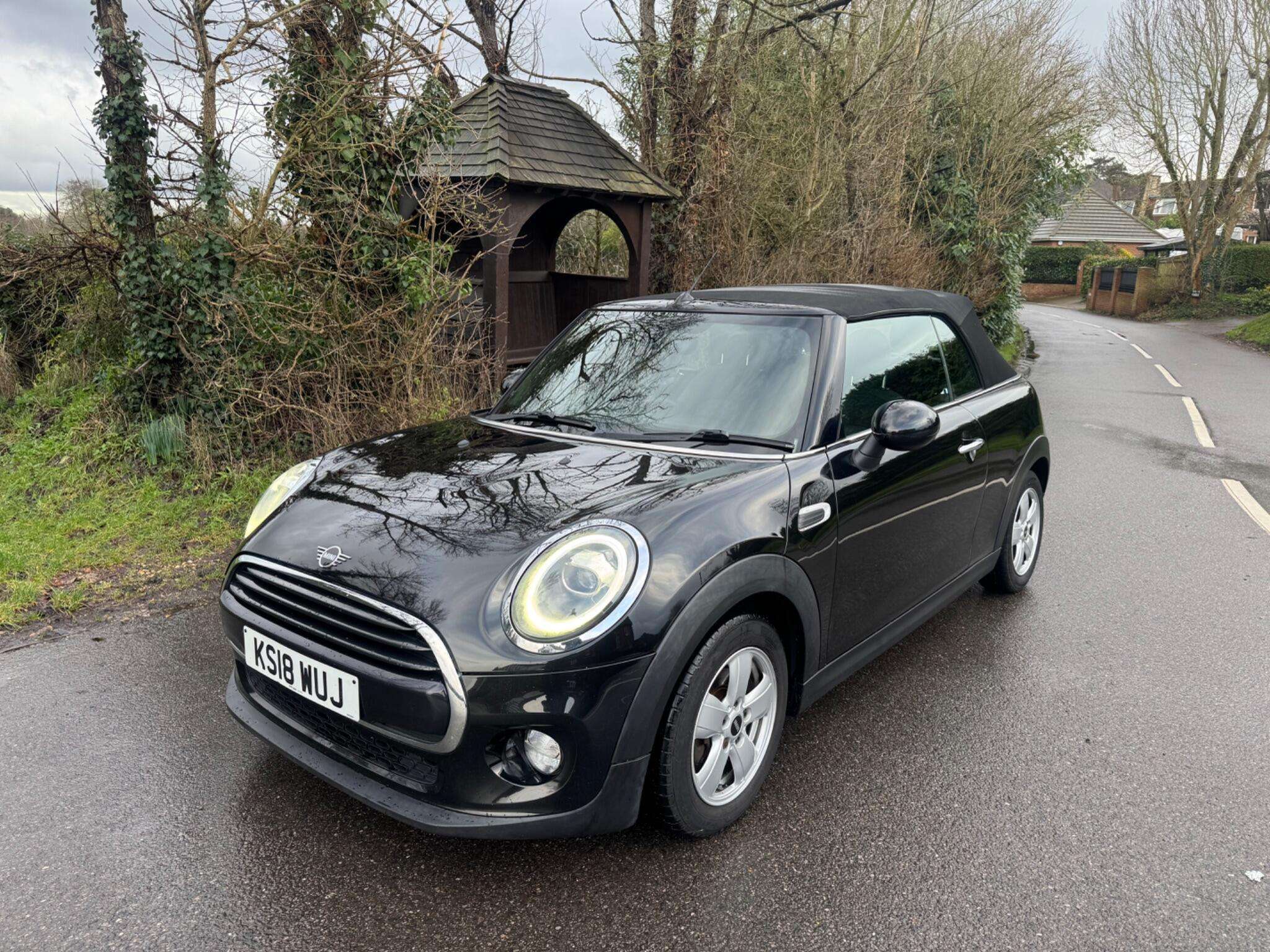 A 2018 MINI CONVERTIBLE 1.5 Cooper Euro 6 (s/s) 2dr A 2018 MINI CONVERTIBLE 1.5 Cooper Euro 6 (s/s) 2dr