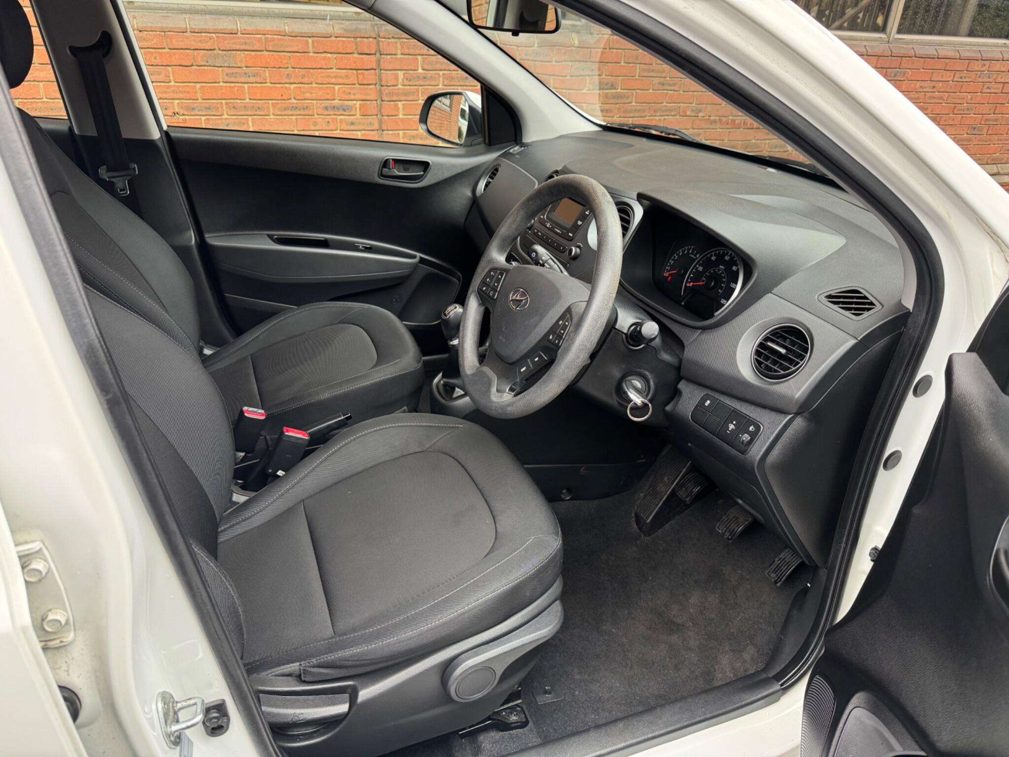 2017 HYUNDAI I10 2017 HYUNDAI I10