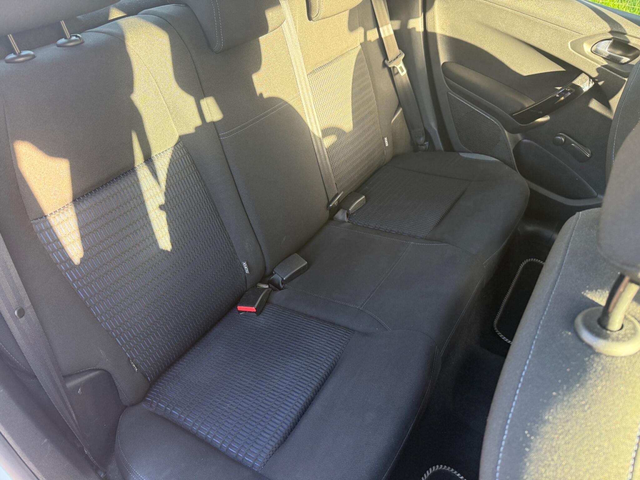 2014 PEUGEOT 208 2014 PEUGEOT 208