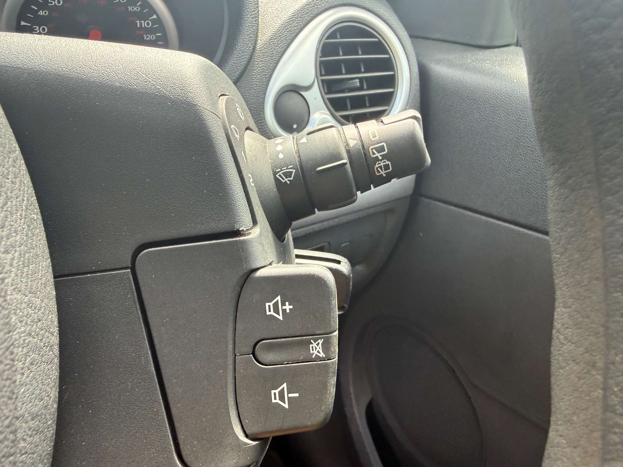 2009 RENAULT CLIO 2009 RENAULT CLIO