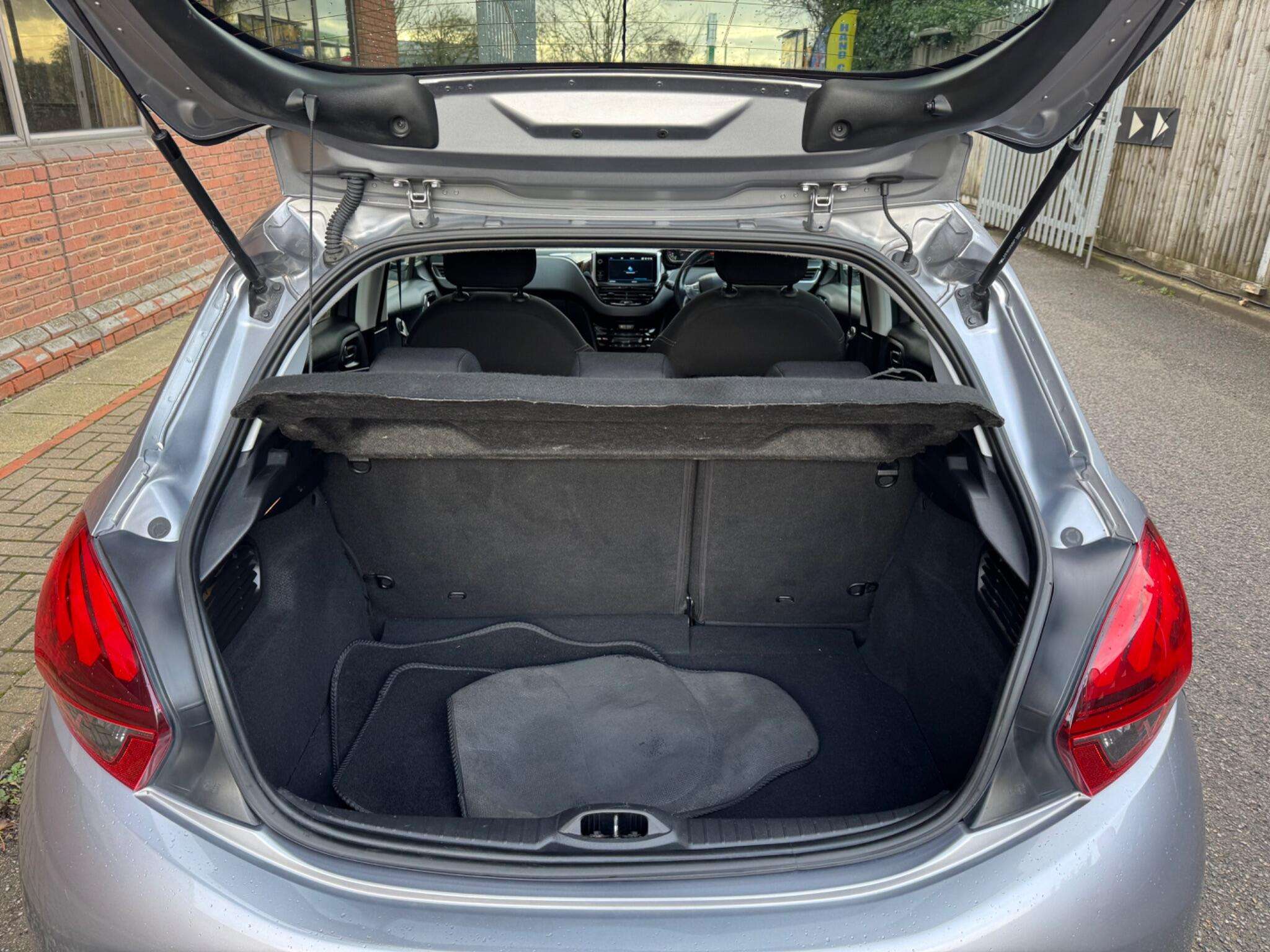 2019 PEUGEOT 208 2019 PEUGEOT 208