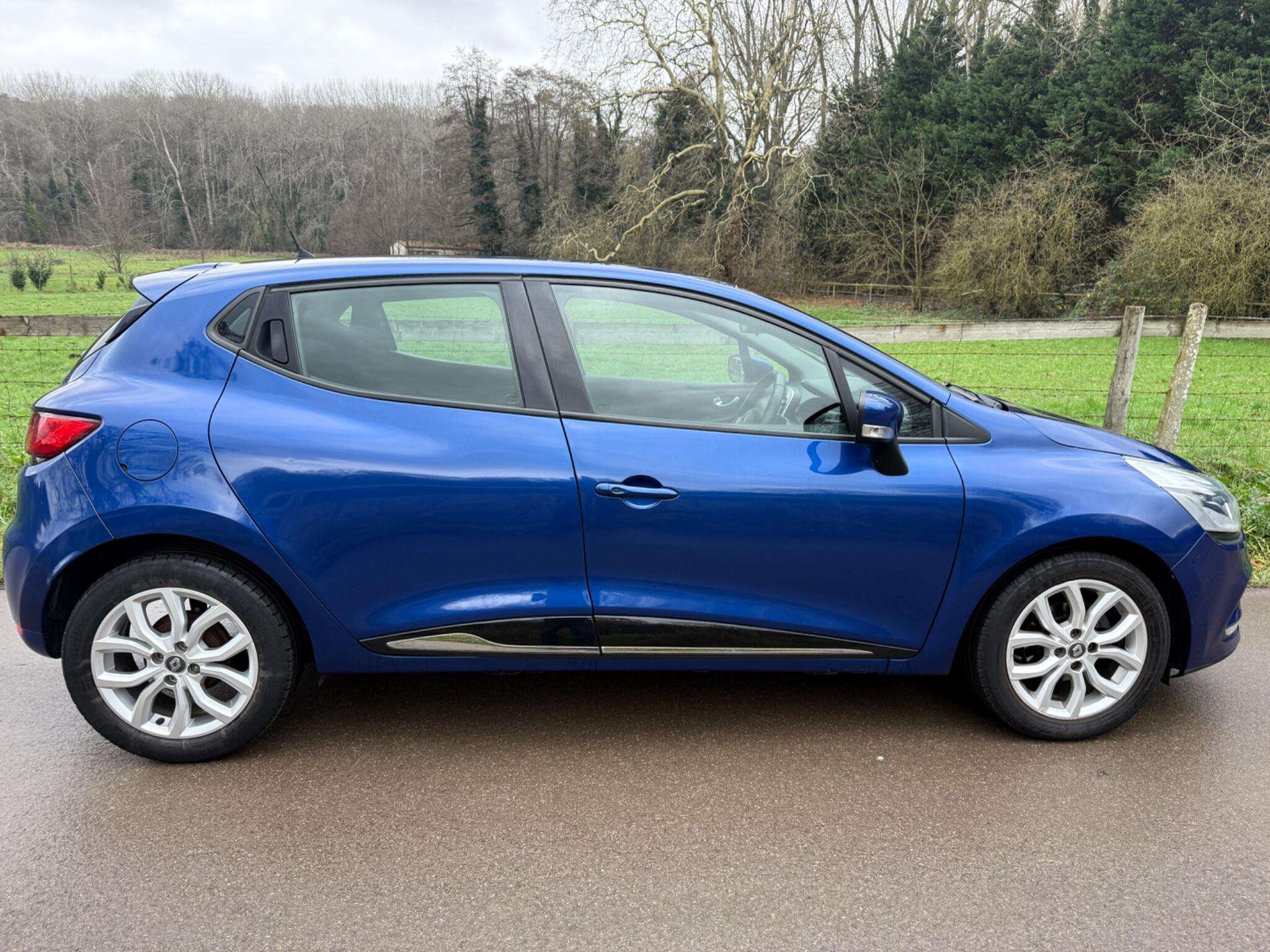 2017 RENAULT CLIO 2017 RENAULT CLIO