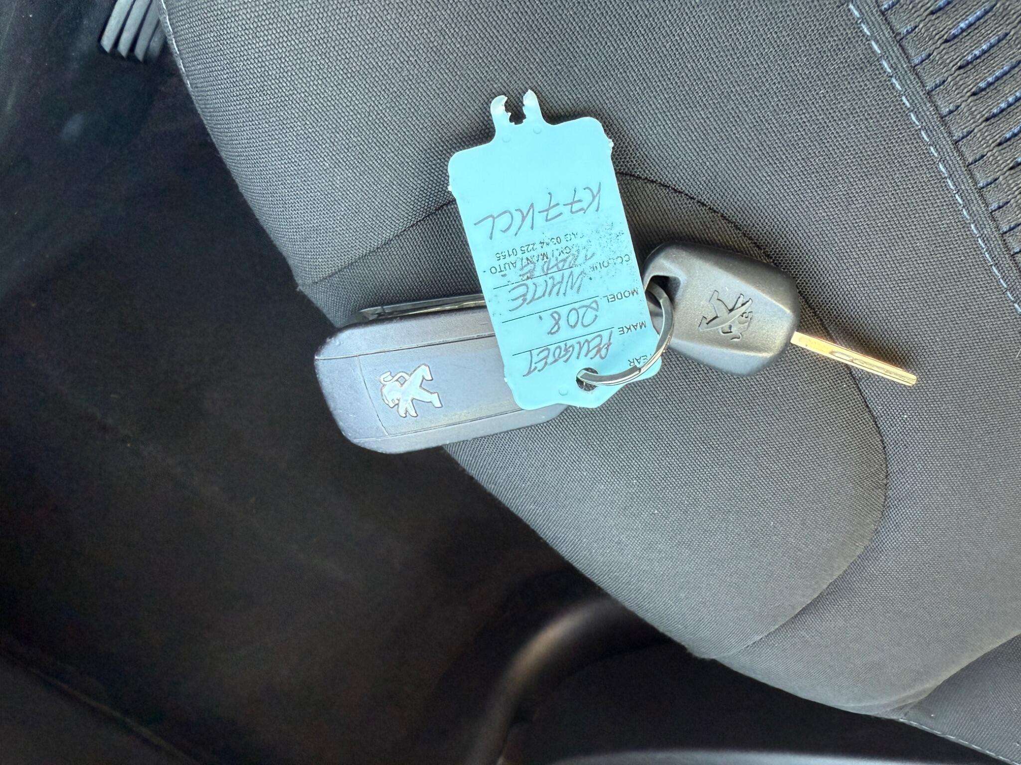 2014 PEUGEOT 208 2014 PEUGEOT 208