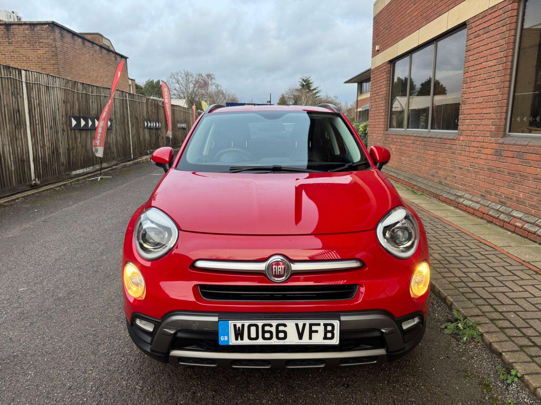 A 2017 FIAT 500X 1.4 MultiAir Cross Plus Euro 6 (s/s) 5dr A 2017 FIAT 500X 1.4 MultiAir Cross Plus Euro 6 (s/s) 5dr