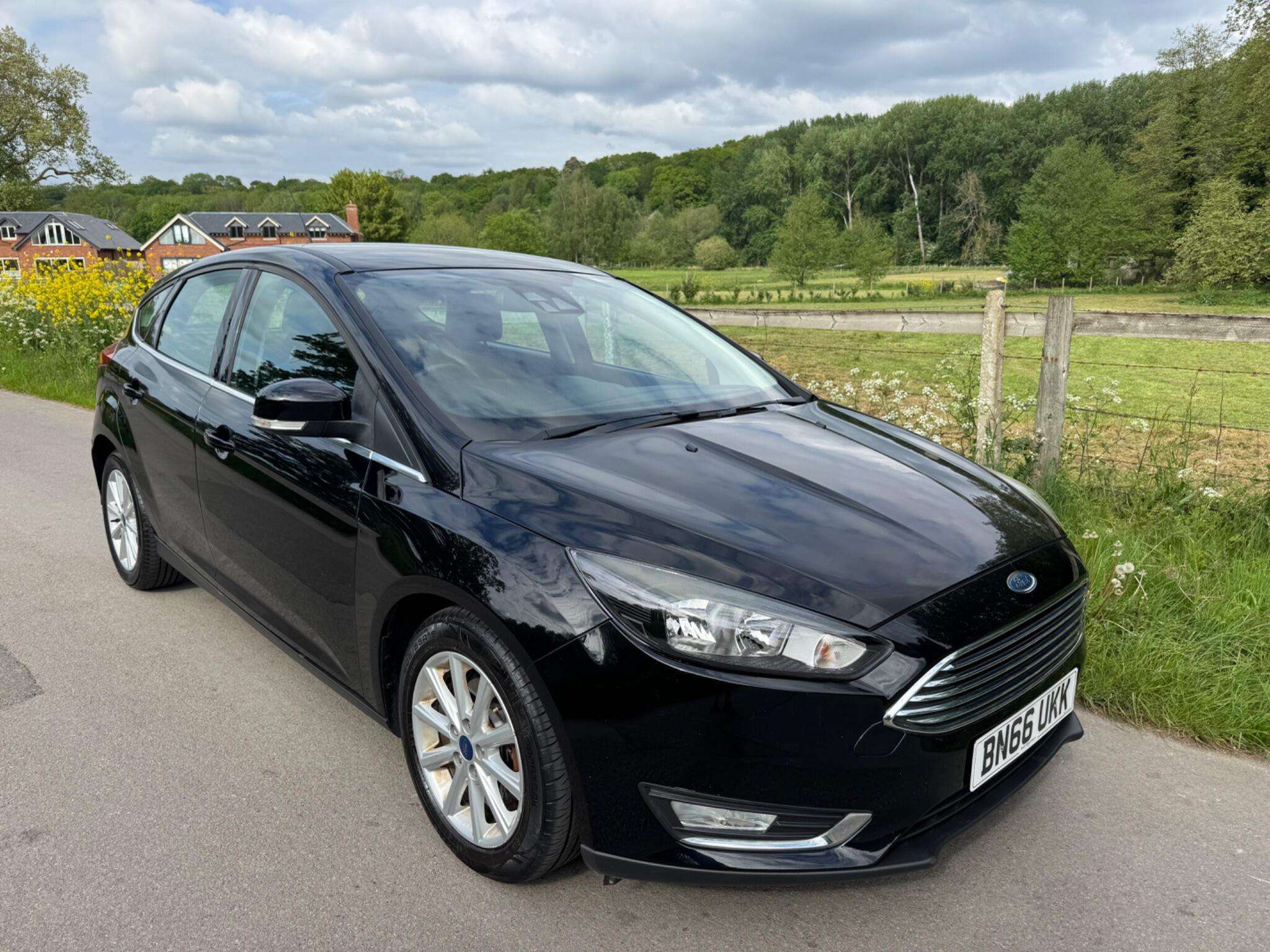 A 2016 FORD FOCUS 1.0T EcoBoost Titanium Euro 6 (s/s) 5dr A 2016 FORD FOCUS 1.0T EcoBoost Titanium Euro 6 (s/s) 5dr