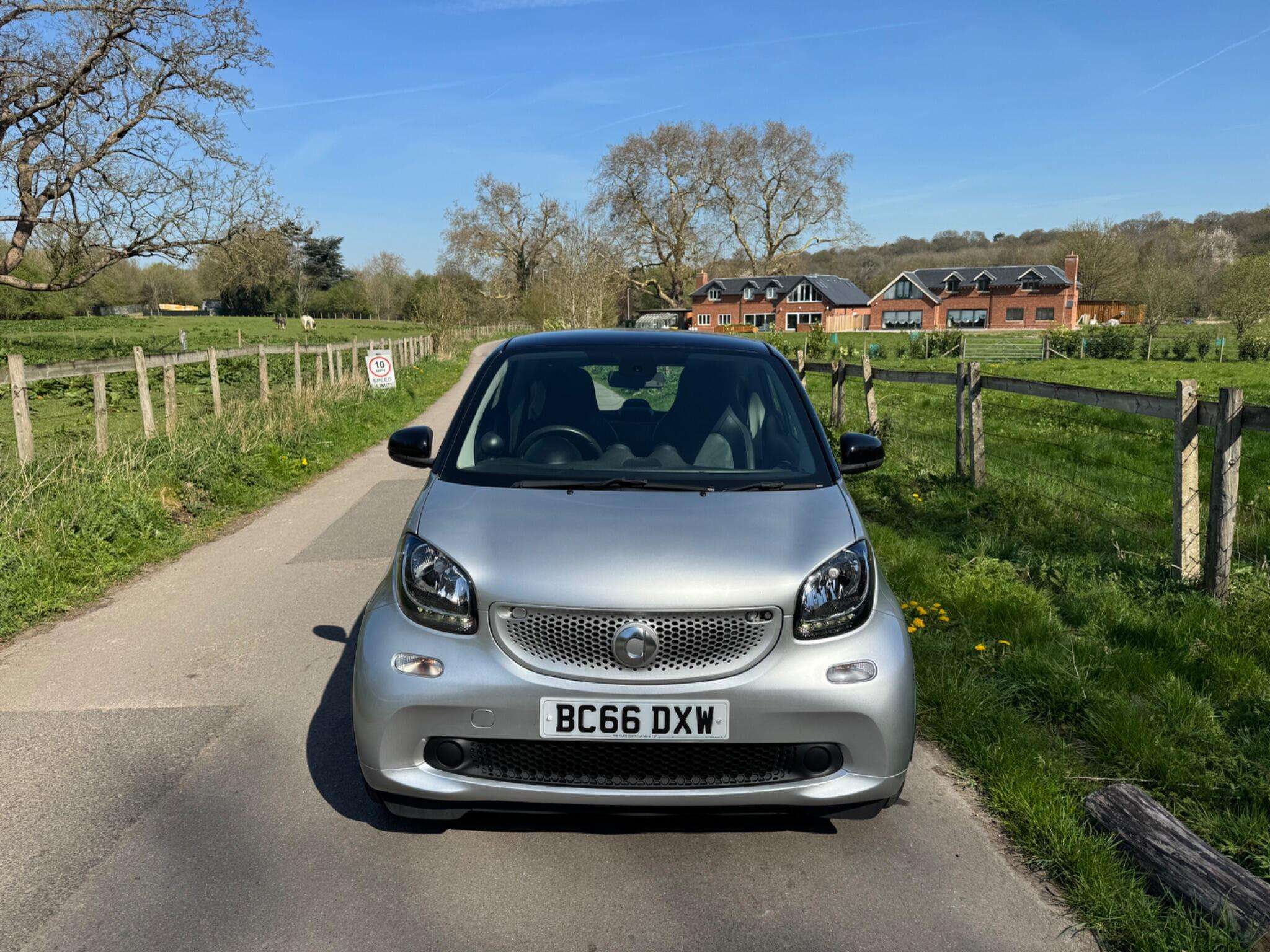 A 2017 SMART FORTWO 1.0 Prime Sport (Premium) Twinamic Euro 6 (s/s) 2dr A 2017 SMART FORTWO 1.0 Prime Sport (Premium) Twinamic Euro 6 (s/s) 2dr