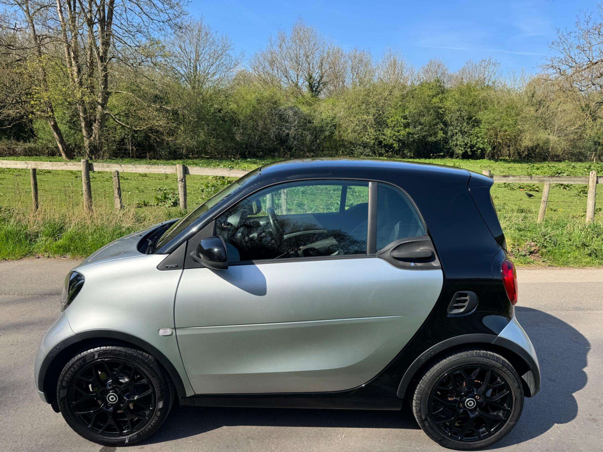 A 2017 SMART FORTWO 1.0 Prime Sport (Premium) Twinamic Euro 6 (s/s) 2dr A 2017 SMART FORTWO 1.0 Prime Sport (Premium) Twinamic Euro 6 (s/s) 2dr