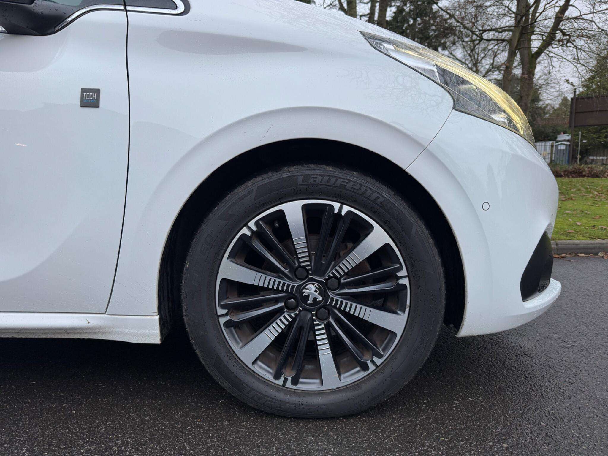 2019 PEUGEOT 208 2019 PEUGEOT 208