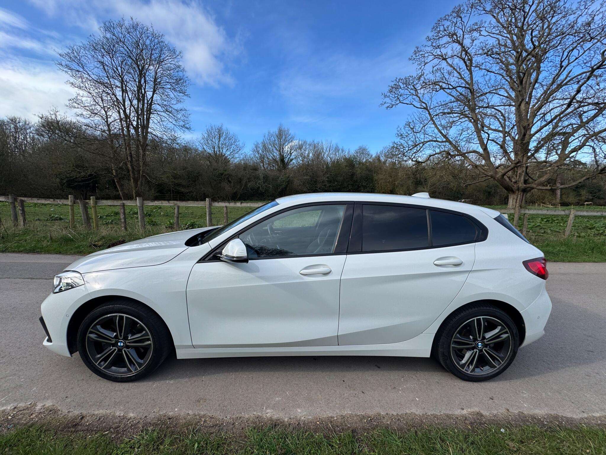 A 2020 BMW 1 SERIES 1.5 118i Sport Euro 6 (s/s) 5dr A 2020 BMW 1 SERIES 1.5 118i Sport Euro 6 (s/s) 5dr