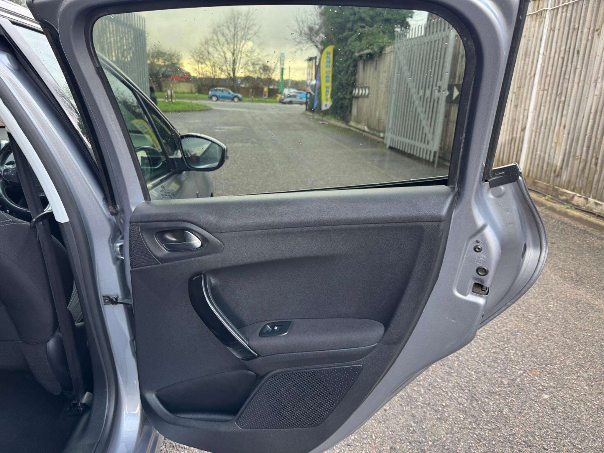 2019 PEUGEOT 208 2019 PEUGEOT 208