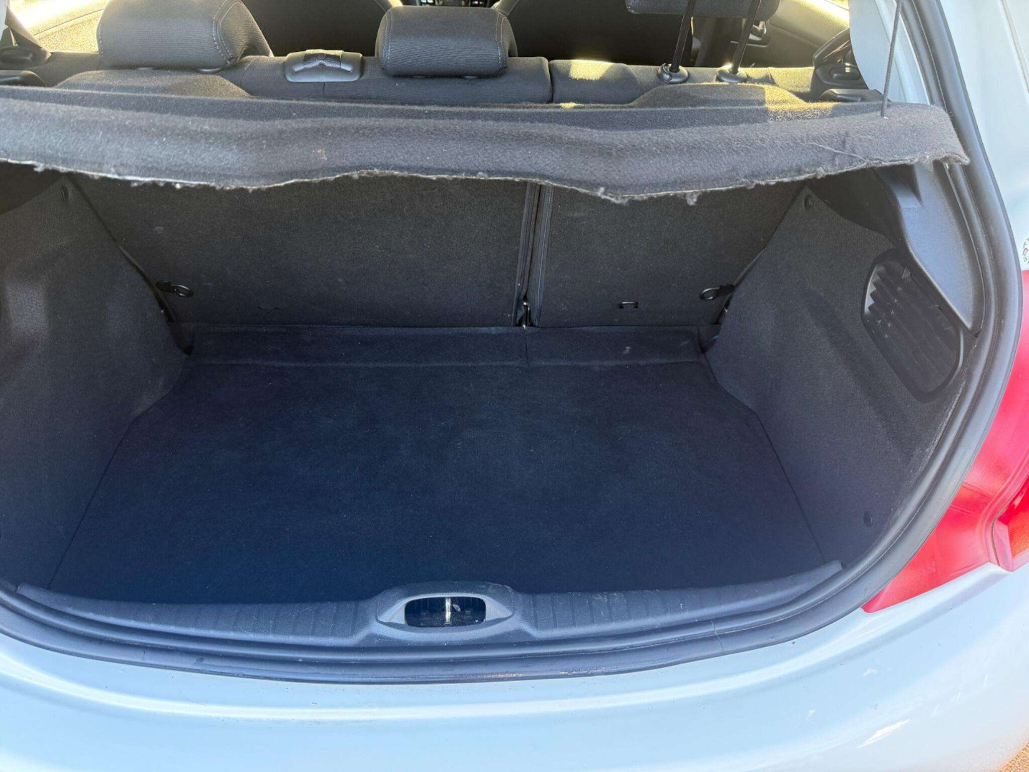 2014 PEUGEOT 208 2014 PEUGEOT 208