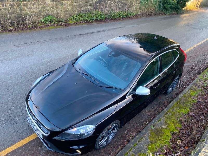 2015 VOLVO V40 2015 VOLVO V40