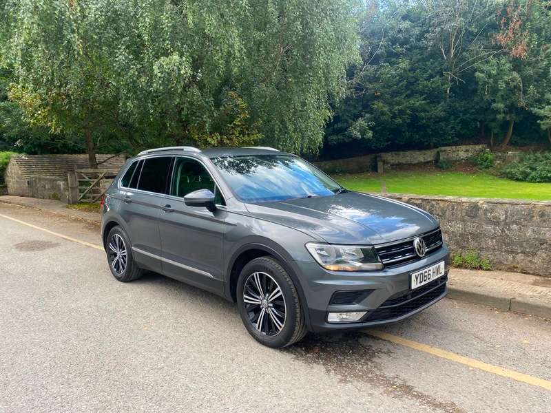 A 2016 VOLKSWAGEN TIGUAN 2.0 TDI BlueMotion Tech SE Navigation SUV 5dr Diesel Manual 4Motion Euro 6 (s/s) (150 ps) A 2016 VOLKSWAGEN TIGUAN 2.0 TDI BlueMotion Tech SE Navigation SUV 5dr Diesel Manual 4Motion Euro 6 (s/s) (150 ps)