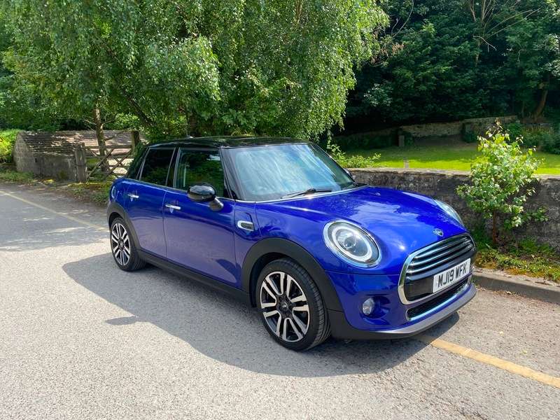A 2019 MINI HATCH 1.5 Cooper Exclusive Hatchback 5dr Petrol Manual Euro 6 (s/s) (136 ps) A 2019 MINI HATCH 1.5 Cooper Exclusive Hatchback 5dr Petrol Manual Euro 6 (s/s) (136 ps)