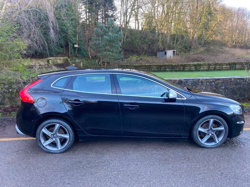 2015 VOLVO V40 2015 VOLVO V40