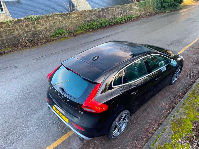 2015 VOLVO V40 2015 VOLVO V40