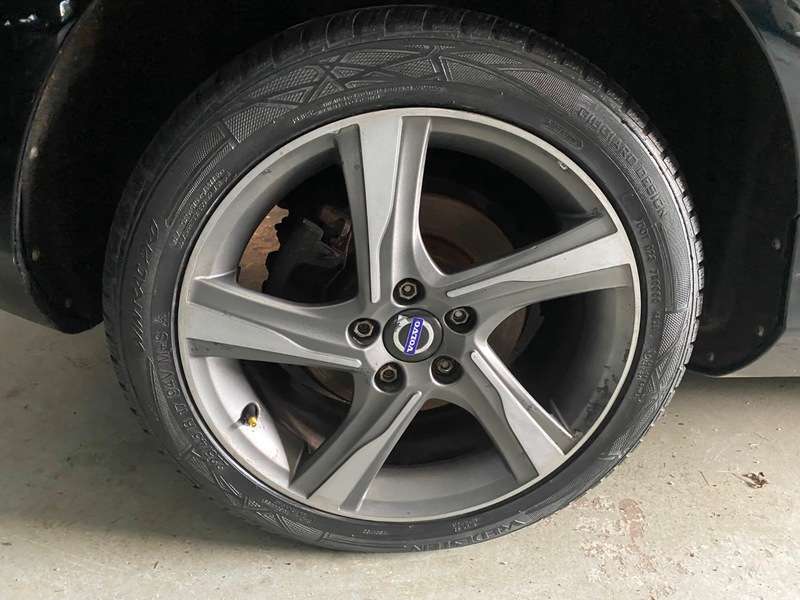 2015 VOLVO V40 2015 VOLVO V40