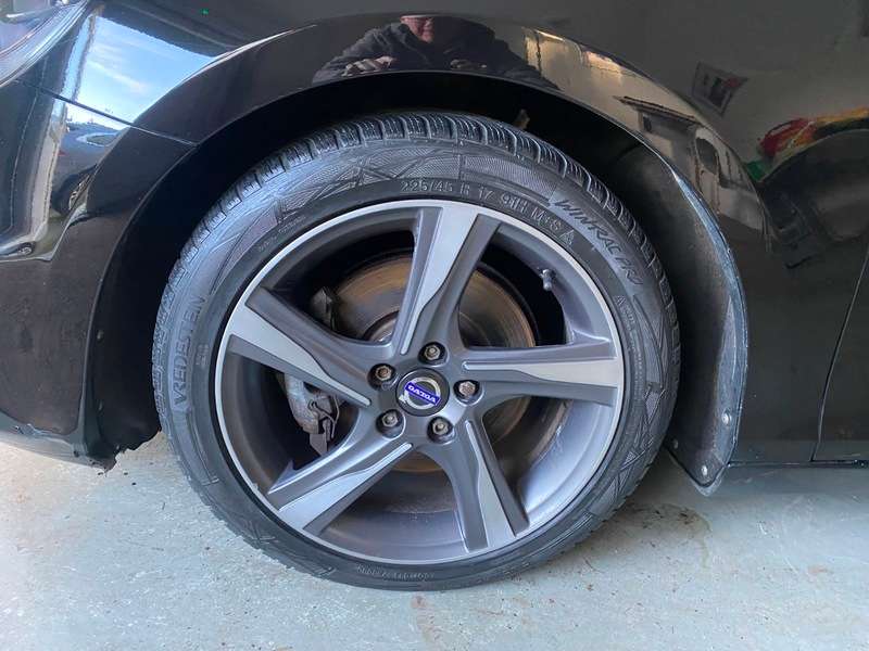 2015 VOLVO V40 2015 VOLVO V40