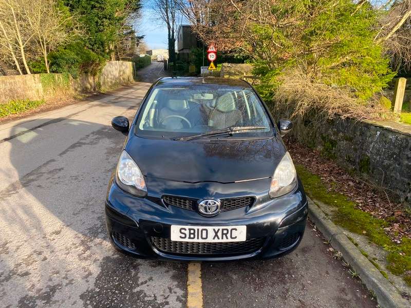 A 2010 TOYOTA AYGO VVT-I BLACK A 2010 TOYOTA AYGO VVT-I BLACK