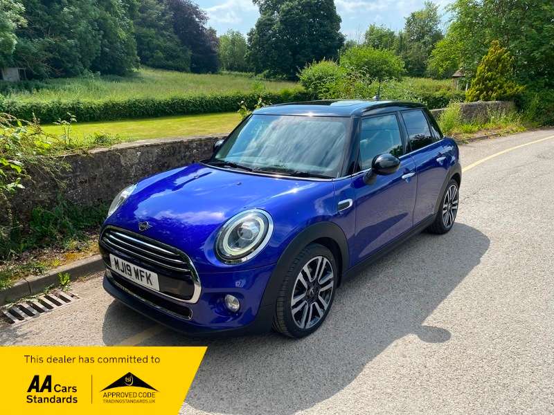 A 2019 MINI HATCH 1.5 Cooper Exclusive Hatchback 5dr Petrol Manual Euro 6 (s/s) (136 ps) A 2019 MINI HATCH 1.5 Cooper Exclusive Hatchback 5dr Petrol Manual Euro 6 (s/s) (136 ps)