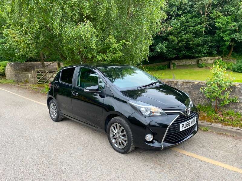 A 2016 TOYOTA YARIS 1.33 Dual VVT-i Icon Hatchback 5dr Petrol Manual Euro 6 (99 ps) A 2016 TOYOTA YARIS 1.33 Dual VVT-i Icon Hatchback 5dr Petrol Manual Euro 6 (99 ps)