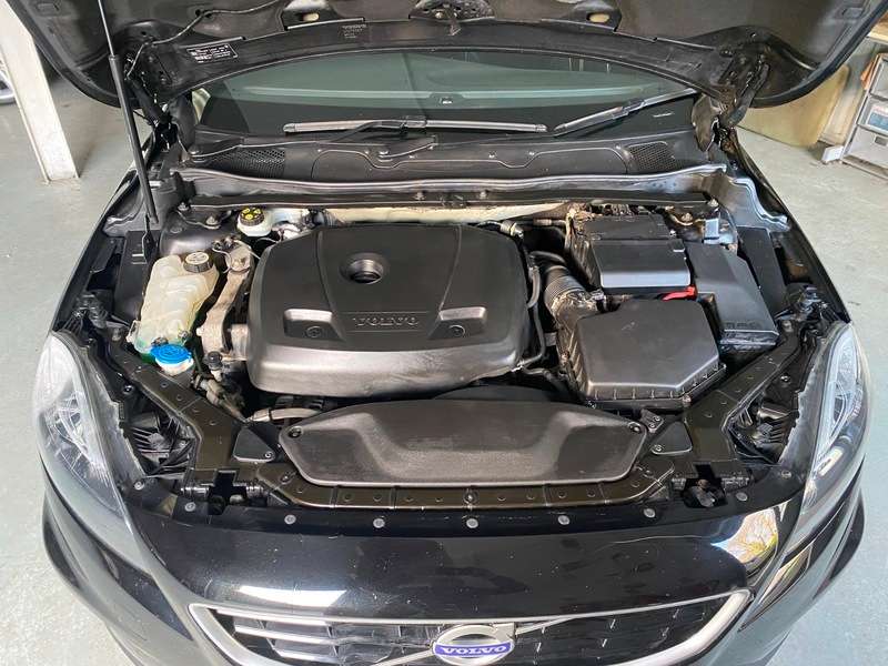 2015 VOLVO V40 2015 VOLVO V40