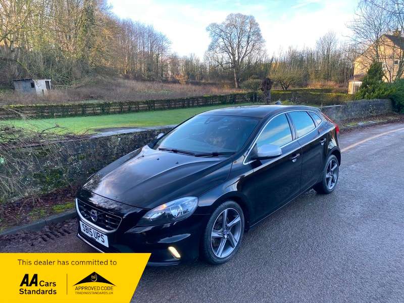 A 2015 VOLVO V40 2.0 T2 R-Design Nav Hatchback 5dr Petrol Manual Euro 6 (s/s) (122 ps) A 2015 VOLVO V40 2.0 T2 R-Design Nav Hatchback 5dr Petrol Manual Euro 6 (s/s) (122 ps)