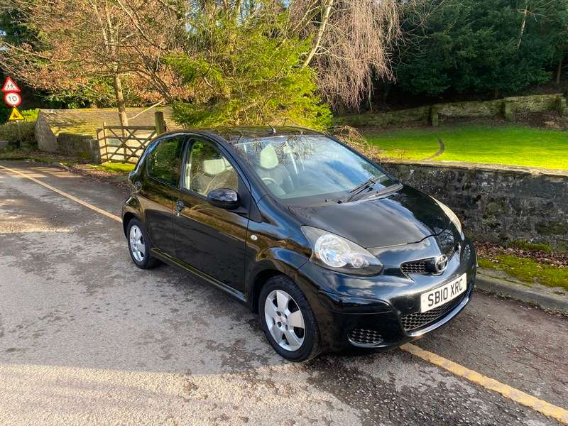 A 2010 TOYOTA AYGO VVT-I BLACK A 2010 TOYOTA AYGO VVT-I BLACK