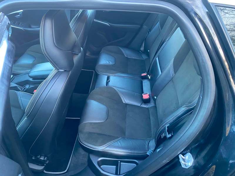 2015 VOLVO V40 2015 VOLVO V40