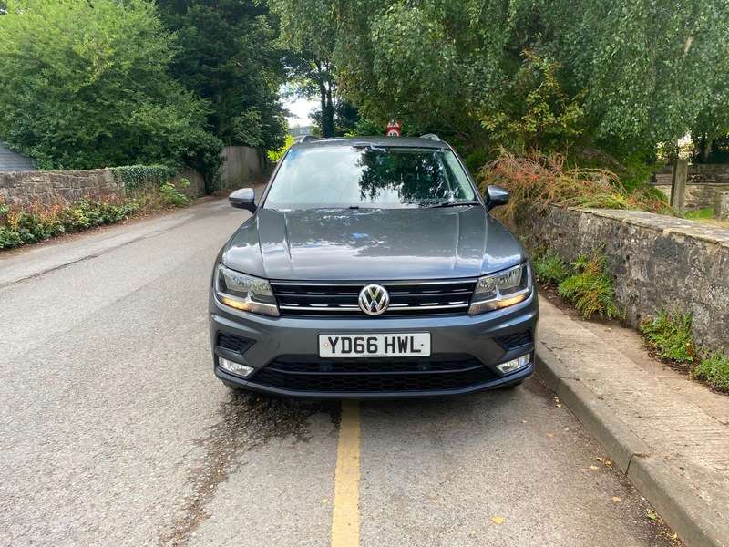 A 2016 VOLKSWAGEN TIGUAN 2.0 TDI BlueMotion Tech SE Navigation SUV 5dr Diesel Manual 4Motion Euro 6 (s/s) (150 ps) A 2016 VOLKSWAGEN TIGUAN 2.0 TDI BlueMotion Tech SE Navigation SUV 5dr Diesel Manual 4Motion Euro 6 (s/s) (150 ps)