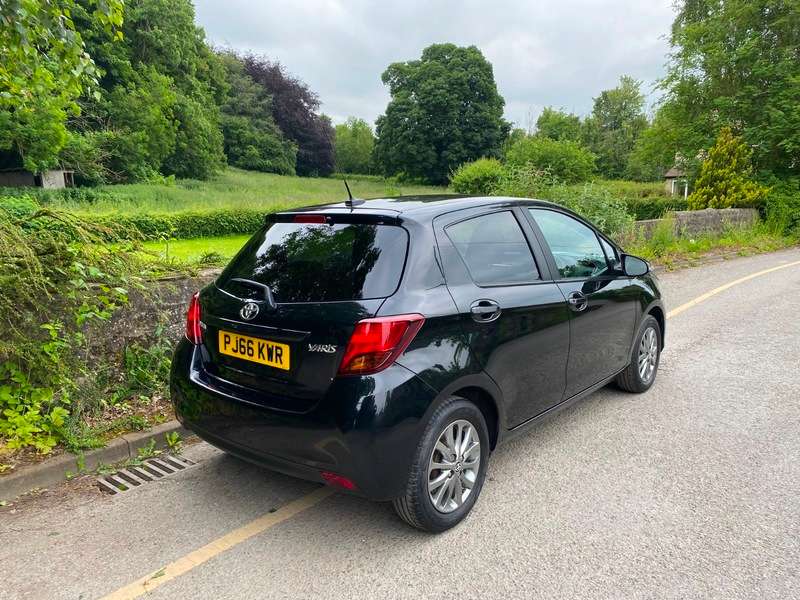 A 2016 TOYOTA YARIS 1.33 Dual VVT-i Icon Hatchback 5dr Petrol Manual Euro 6 (99 ps) A 2016 TOYOTA YARIS 1.33 Dual VVT-i Icon Hatchback 5dr Petrol Manual Euro 6 (99 ps)