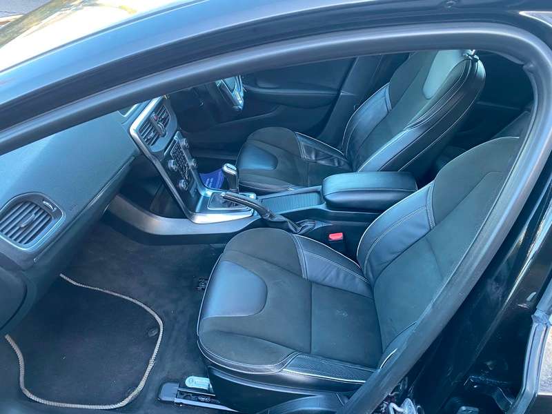 2015 VOLVO V40 2015 VOLVO V40