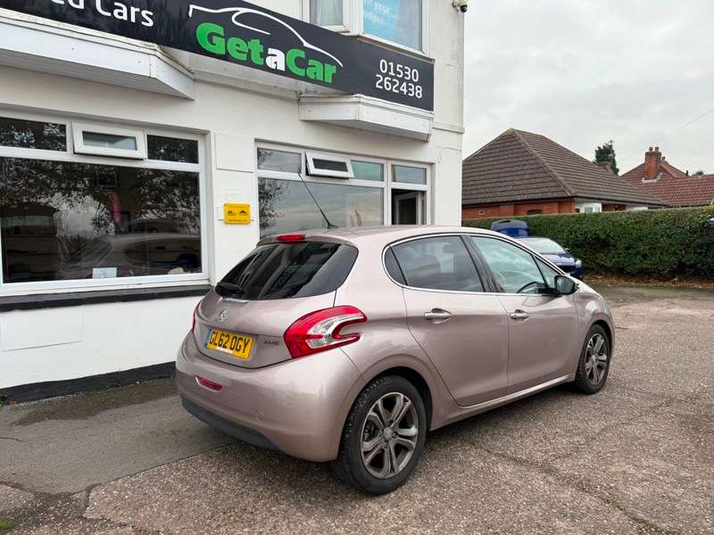 2012 PEUGEOT 208 2012 PEUGEOT 208