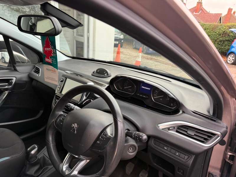 2012 PEUGEOT 208 2012 PEUGEOT 208