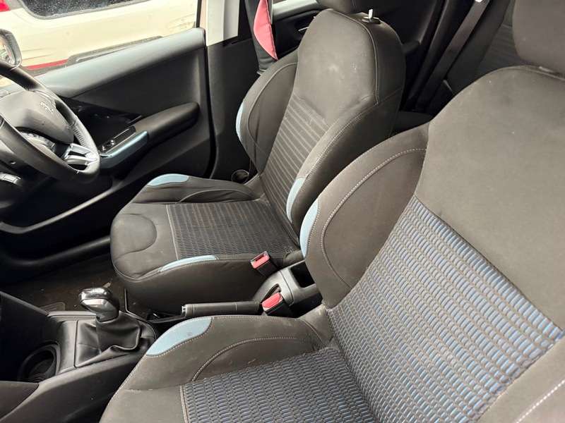 2012 PEUGEOT 208 2012 PEUGEOT 208