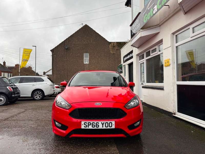 A 2017 FORD FOCUS ST-LINE A 2017 FORD FOCUS ST-LINE