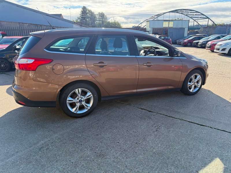 A 2013 FORD FOCUS ZETEC A 2013 FORD FOCUS ZETEC