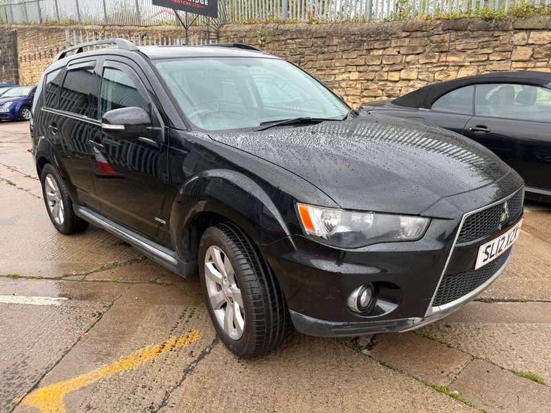 A 2012 MITSUBISHI OUTLANDER DI-D GX 3 A 2012 MITSUBISHI OUTLANDER DI-D GX 3