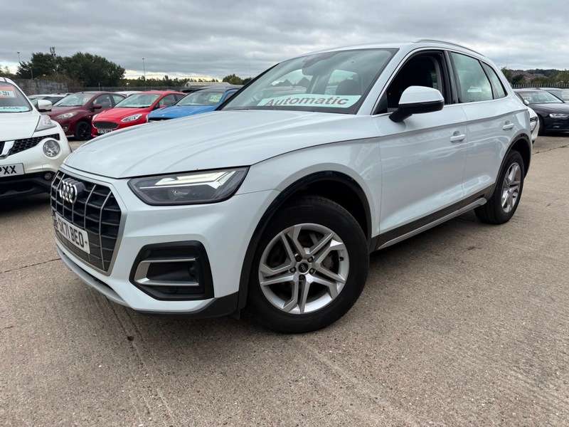 A 2021 AUDI Q5 2.0 TDI 40 Sport S Tronic quattro Euro 6 (s/s) 5dr A 2021 AUDI Q5 2.0 TDI 40 Sport S Tronic quattro Euro 6 (s/s) 5dr