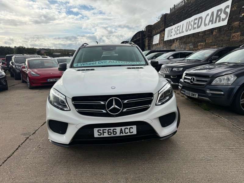 A 2016 MERCEDES-BENZ GLE CLASS 3.0 GLE350d V6 AMG Line (Premium) G-Tronic 4MATIC Euro 6 (s/s) 5dr A 2016 MERCEDES-BENZ GLE CLASS 3.0 GLE350d V6 AMG Line (Premium) G-Tronic 4MATIC Euro 6 (s/s) 5dr