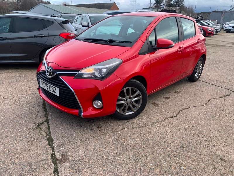 A 2015 TOYOTA YARIS 1.33 Dual VVT-i Icon Euro 5 5dr Euro 5 A 2015 TOYOTA YARIS 1.33 Dual VVT-i Icon Euro 5 5dr Euro 5