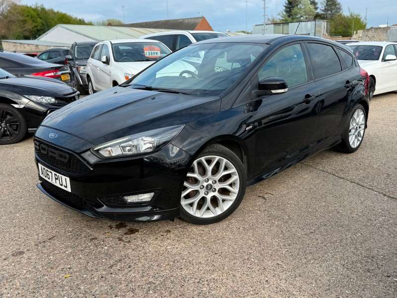 A 2017 FORD FOCUS ST-LINE A 2017 FORD FOCUS ST-LINE