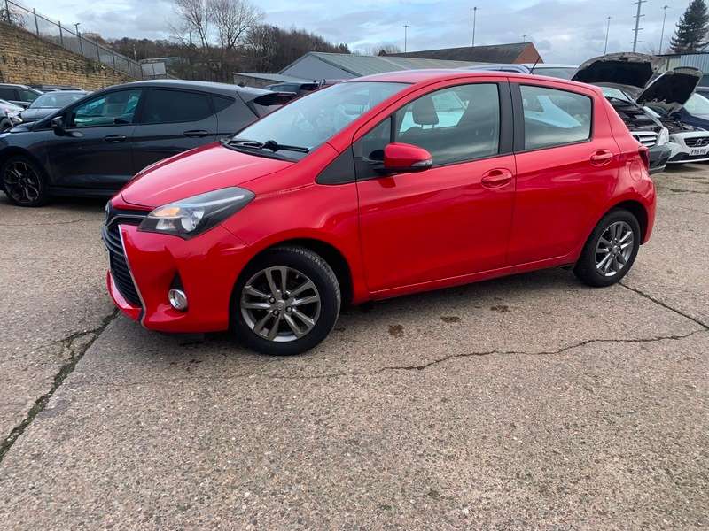 A 2015 TOYOTA YARIS 1.33 Dual VVT-i Icon Euro 5 5dr Euro 5 A 2015 TOYOTA YARIS 1.33 Dual VVT-i Icon Euro 5 5dr Euro 5