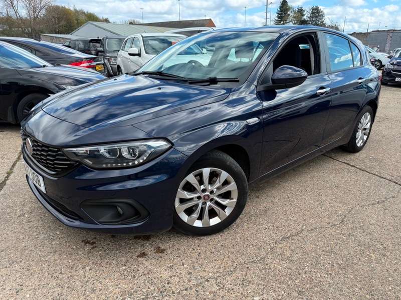 A 2017 FIAT TIPO EASY PLUS A 2017 FIAT TIPO EASY PLUS